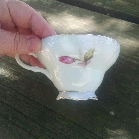 Vintage Japanese Porcelain Footed Teacup & Saucer - Picture 7 of 8